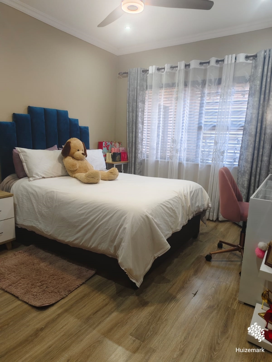 5 Bedroom Property for Sale in Vaalpark Free State